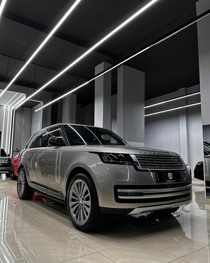 2023 Land Rover Vogue First Edition